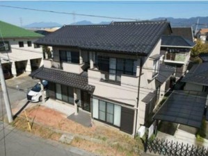 甲府市大里町、中古一戸建ての画像です