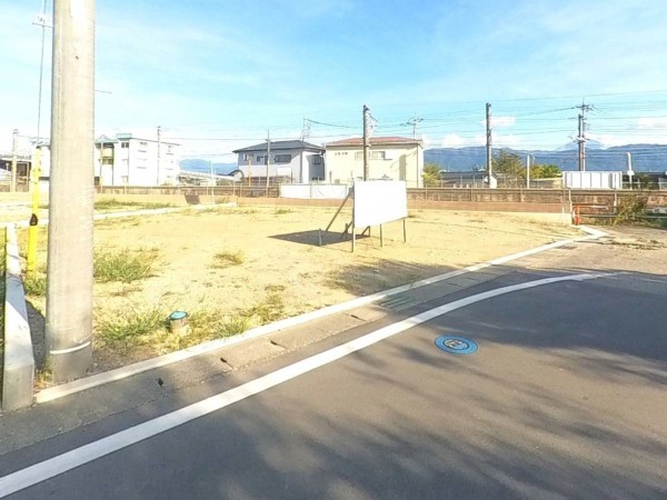 中巨摩郡昭和町河東中島、土地の画像です