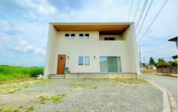 甲府市上今井町、中古一戸建ての画像です