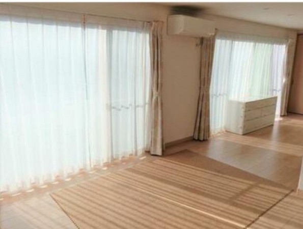 甲府市大里町、中古一戸建ての画像です