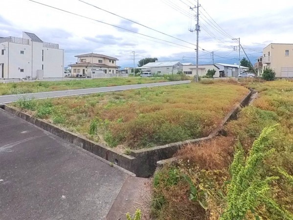 中巨摩郡昭和町築地新居、土地の画像です