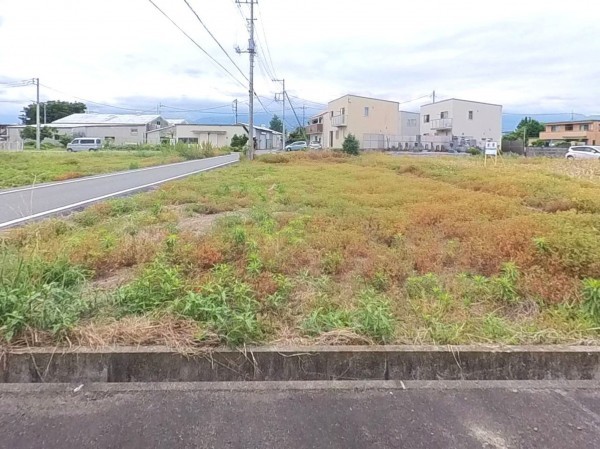 中巨摩郡昭和町築地新居、土地の画像です