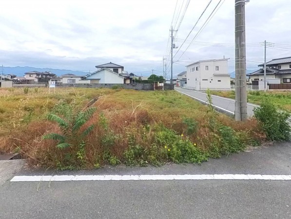 中巨摩郡昭和町築地新居、土地の画像です