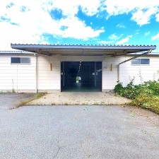 北杜市白州町鳥原、収益物件/倉庫の画像です