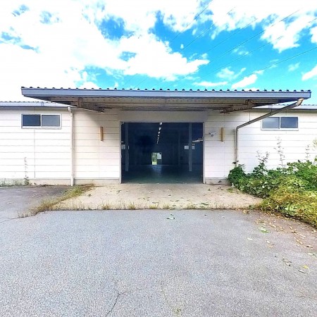 北杜市白州町鳥原、収益物件/倉庫の画像です