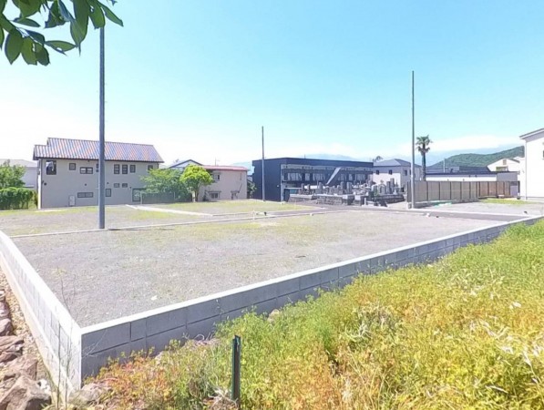 甲府市屋形、土地の画像です