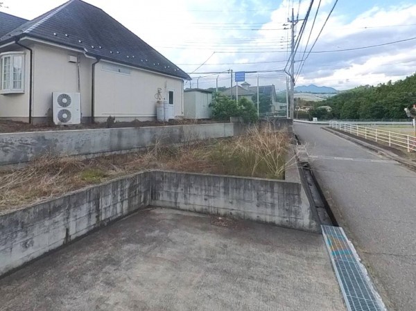 甲斐市団子新居、土地の画像です