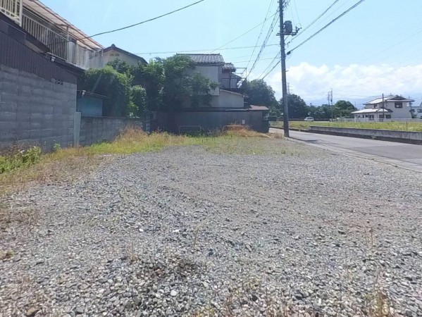 甲府市国母、土地の画像です