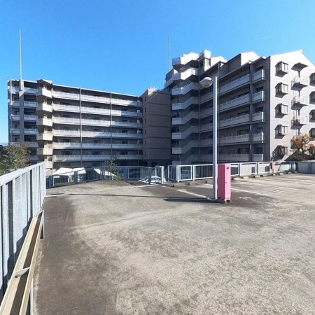 甲府市国母、マンションの画像です