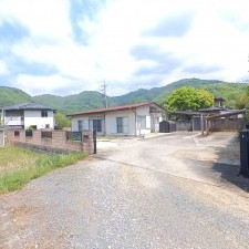 甲府市古府中町、中古一戸建ての画像です