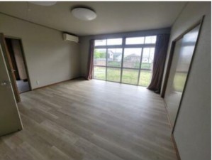 甲府市古府中町、中古一戸建ての画像です