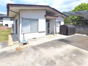 甲府市古府中町、中古一戸建ての画像です
