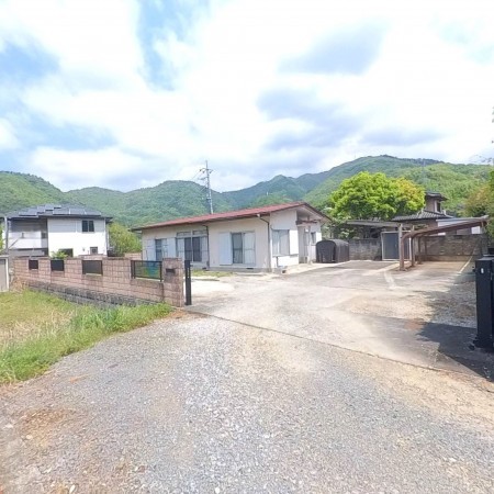 甲府市古府中町、中古一戸建ての画像です