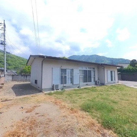甲府市古府中町、中古一戸建ての画像です