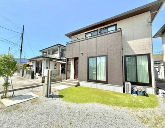 甲府市千塚、中古一戸建ての画像です