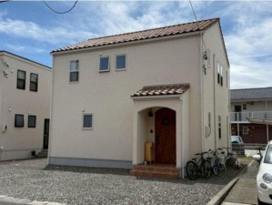 甲府市大里町、中古一戸建ての画像です