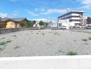 甲府市千塚、土地の画像です
