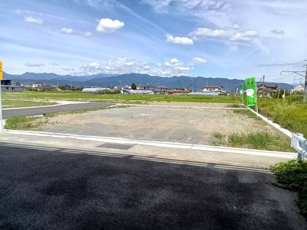 中巨摩郡昭和町河東中島、土地の画像です