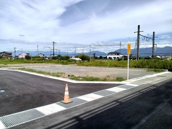 中巨摩郡昭和町河東中島、土地の画像です