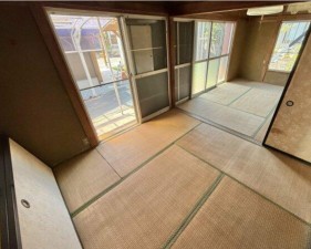 甲府市中小河原町、中古一戸建ての画像です