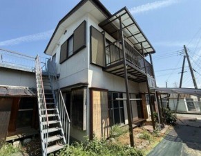 甲府市中小河原町、中古一戸建ての画像です