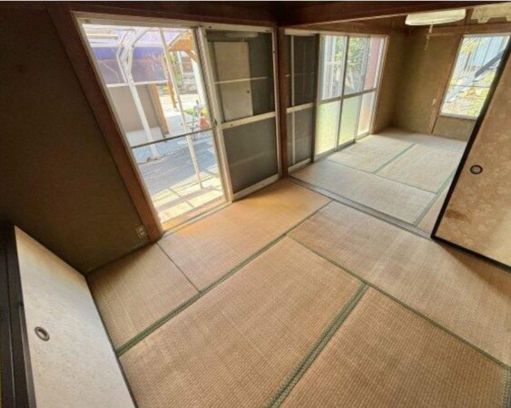 甲府市中小河原町、中古一戸建ての画像です