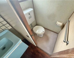 甲府市羽黒町、中古一戸建ての画像です