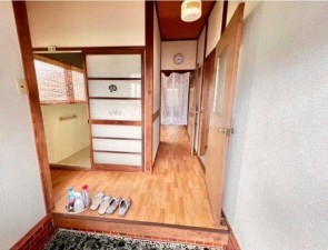 甲府市岩窪町、中古一戸建ての画像です