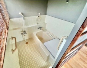 甲府市岩窪町、中古一戸建ての画像です