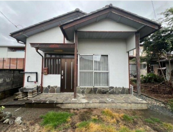 甲府市岩窪町、中古一戸建ての画像です