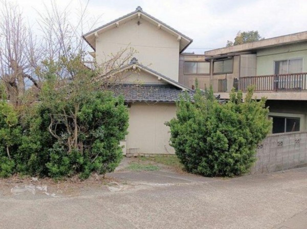 甲斐市宇津谷、中古一戸建ての画像です