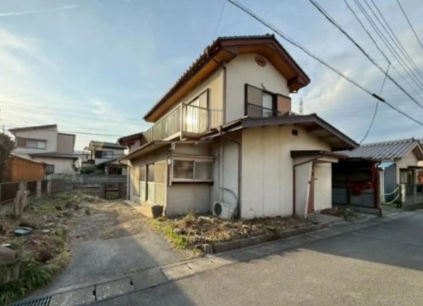 甲府市里吉、中古一戸建ての画像です