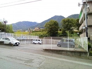 甲州市勝沼町菱山、マンションの画像です