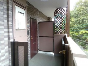 甲州市勝沼町菱山、マンションの画像です