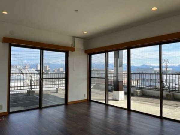 甲府市塩部、中古一戸建ての画像です