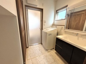 甲府市伊勢、中古一戸建ての画像です