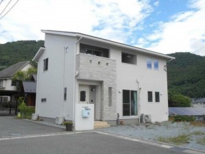 甲府市羽黒町、中古一戸建ての画像です