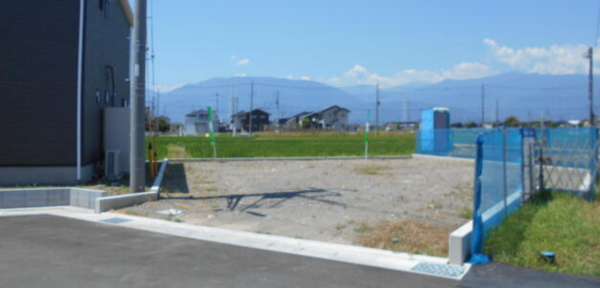 中巨摩郡昭和町西条、土地の画像です