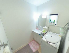 甲府市新田町、中古一戸建ての画像です