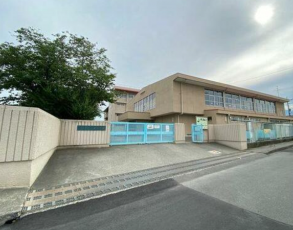 甲府市新田町、中古一戸建ての画像です