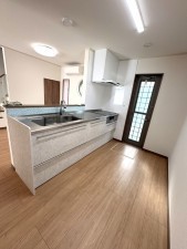 甲府市里吉、中古一戸建ての画像です