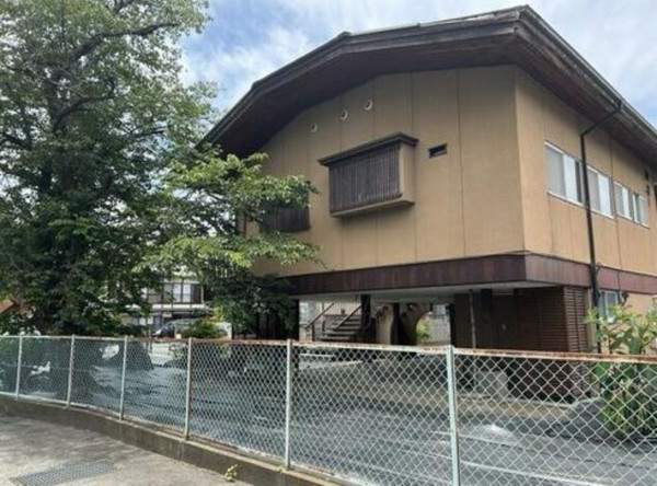 甲府市湯村、中古一戸建ての画像です