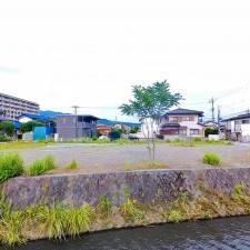 甲府市塩部、土地の画像です