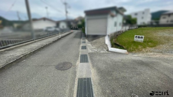 たつの市新宮町新宮、土地の前面道路を含む現地写真画像です