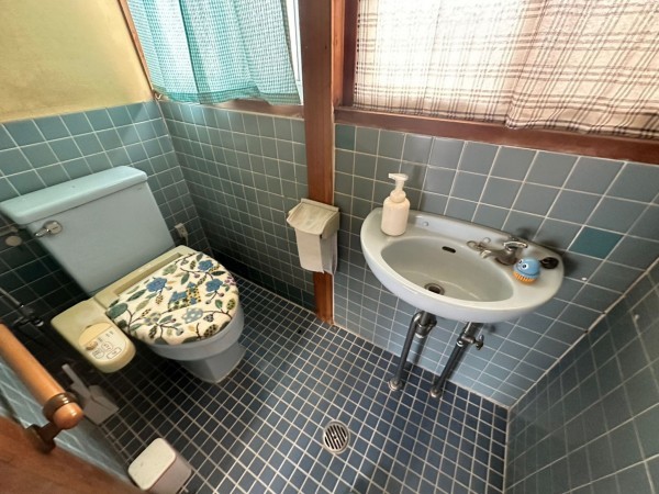 姫路市広畑区才、中古一戸建てのトイレ画像です