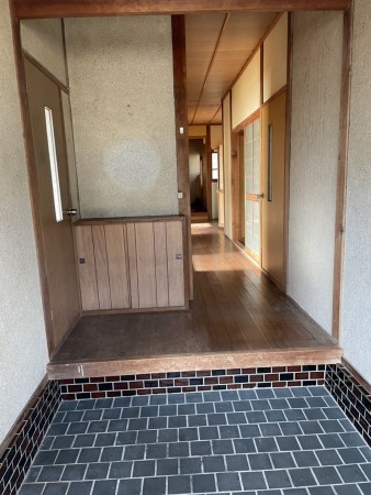相生市矢野町下田、中古一戸建ての玄関画像です