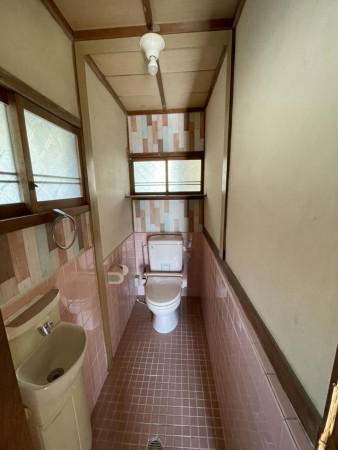 相生市矢野町下田、中古一戸建てのトイレ画像です