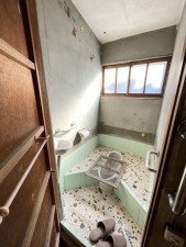 相生市旭、中古一戸建てのトイレ画像です