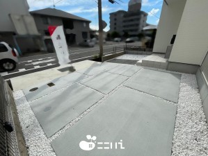 姫路市飾磨区都倉、新築一戸建ての駐車場画像です