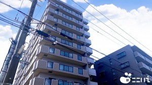 姫路市飾磨区恵美酒、マンションの外観画像です